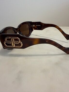 Balenciaga Brown Sunglasses
BB0070S